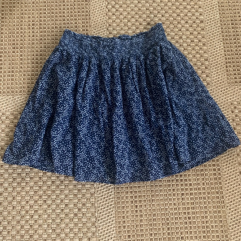 Old Navy Blue and White Stars Print Mini Circle Skirt - Picture 6 of 6